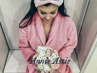 Annie_Astie