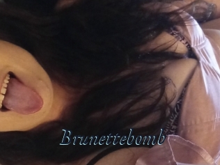 Brunettebomb