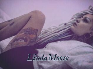Linda_Moore