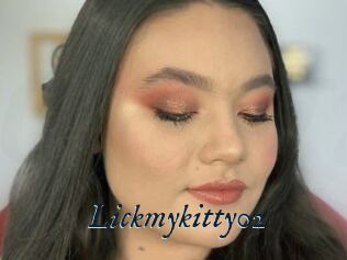 Lickmykitty02