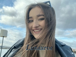 Lunaxeva