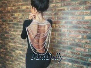 Mia_Dolly