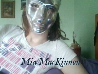 Mia_MacKinnon