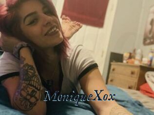 MoniqueXox