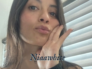 Niaawhite