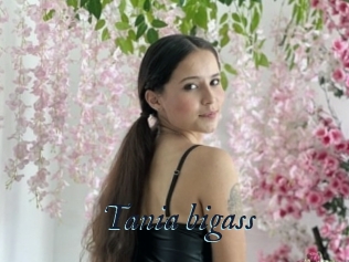 Tania_bigass